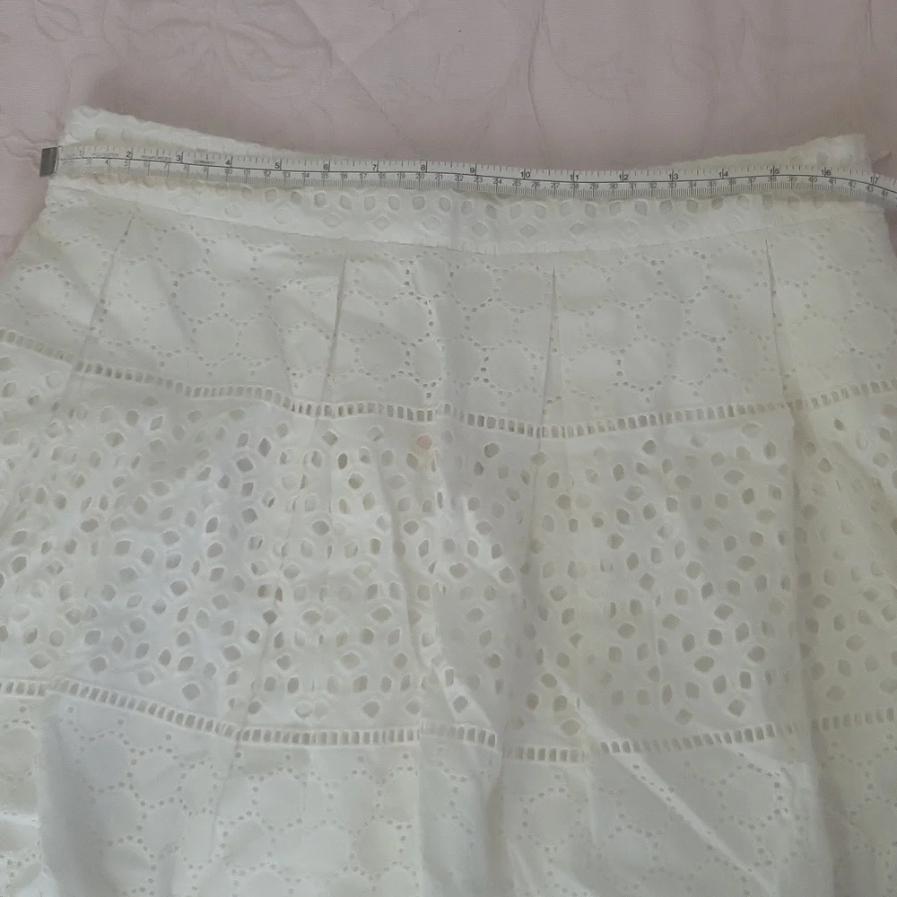 Beautiful Banana Republic Skirt - Picture 3 of 6